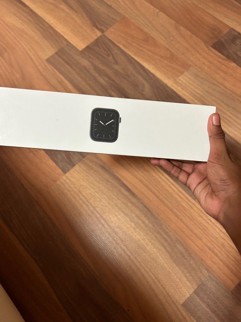 Apple Empty boxes (Category: Other Mobile & Gadget Accessories) located in Singapore. Submitted by fatty_boy7 (Listing ID 1384321694, Image 2). Description: Note that there is nothing inside the boxes These empty boxes 12 mini box- $5 Iphone 11 box- $4 Iphone 14 box - $6 Iphone xs box- $2 Magic Keyboard box- $8 Watch box- $5 Warch strip box- $2 EVERYTHING FOR $20.