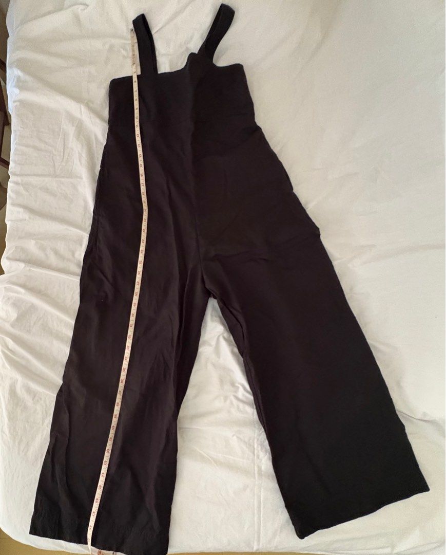 Black linen blend jumpsuit (Category: Jumpsuits) located in Paranaque City. Submitted by immedj (Listing ID 1384325461, Image 2). Description: Medium on tag See measurement details in pictures. Used black linen blend jumpsuit. Payment through gcash or bank transfer..