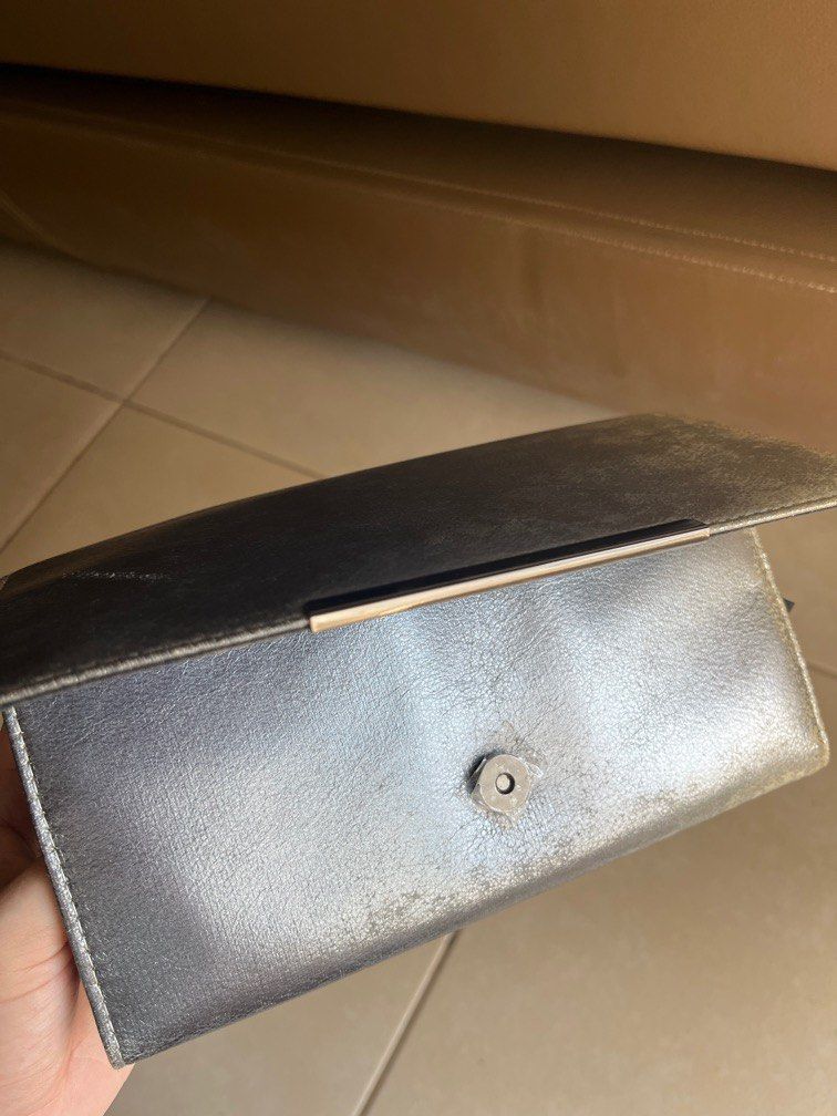 Bobbi Brown Make-up Bag (Category: Makeup) located in Manila. Submitted by r4zzmatazz (Listing ID 1384278437, Image 2). Description: .