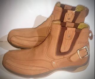 (Kategori: ) berada di . Dikirim oleh keraton.aneka.sepatu (ID iklan 1384376201, Gambar 1). Deskripsi: .