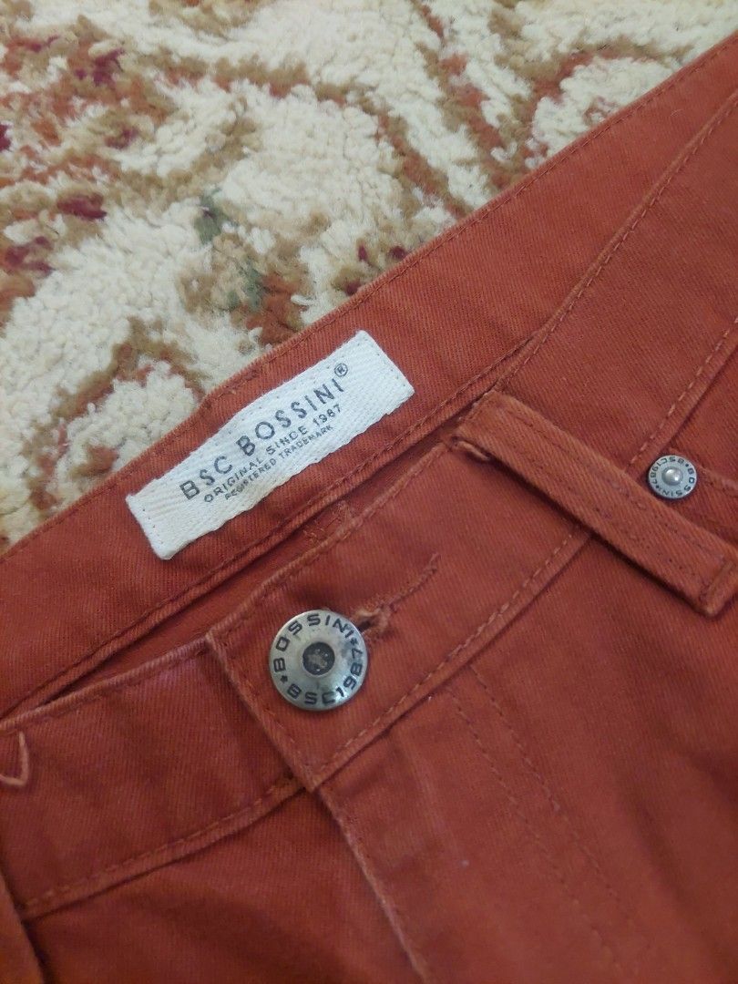 Bossini Slim Fit Brown Chino Pants (Category: Trousers) located in Manila. Submitted by aldolase (Listing ID 1384248793, Image 3). Description: Waist:33 inch Length 41 inch.