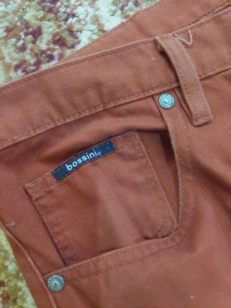 Bossini Slim Fit Brown Chino Pants (Category: Trousers) located in Manila. Submitted by aldolase (Listing ID 1384248793, Image 2). Description: Waist:33 inch Length 41 inch.