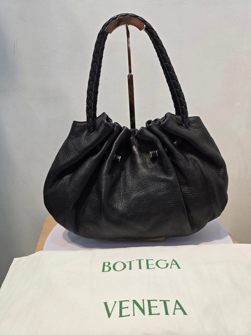 bottega shoulder bag authentic (Category: Luxury Bags & Wallets) located in Davao. Submitted by jackie2276 (Listing ID 1384243493, Image 1). Description: in good condition pm for additional pic..