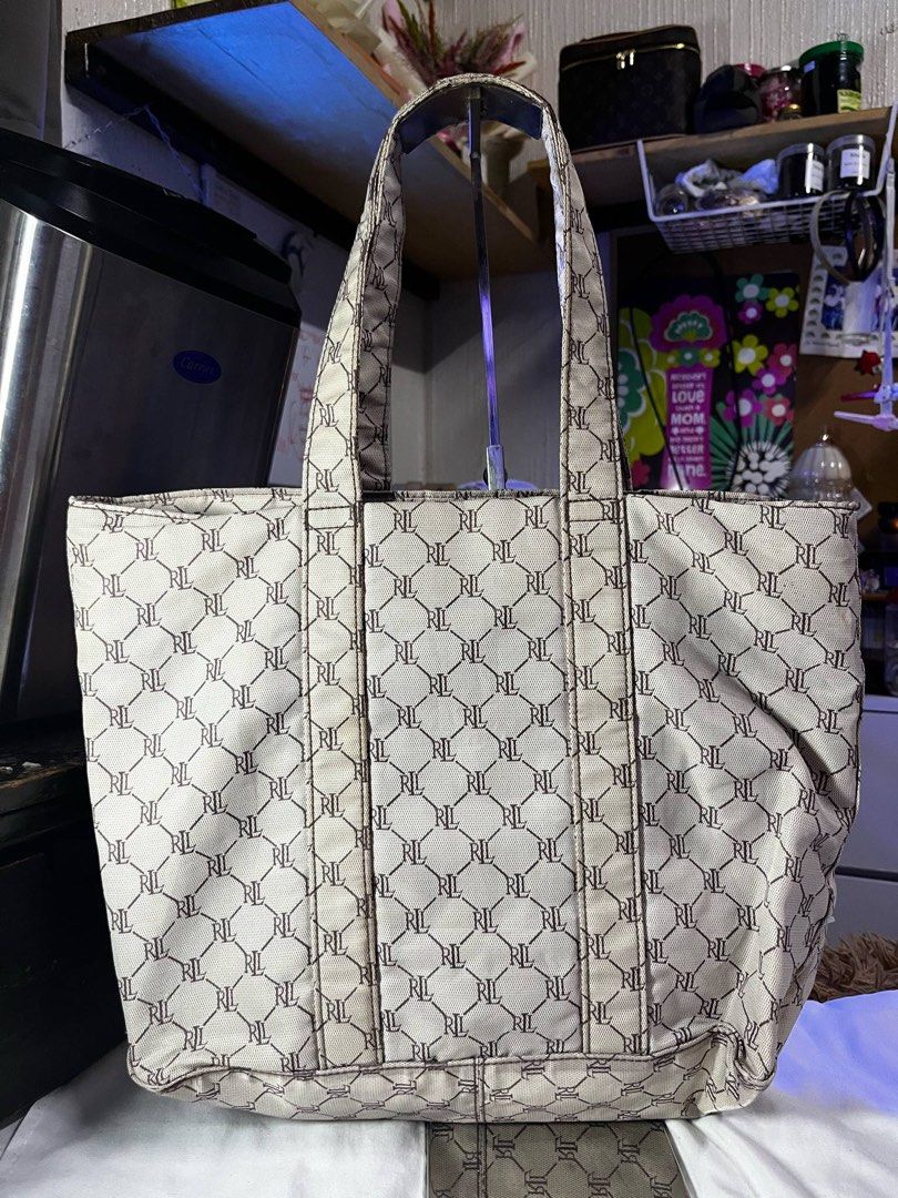 RL bags (Category: Luxury Bags & Wallets) located in Paranaque City. Submitted by shopofashopaholic (Listing ID 1384354679, Image 2). Description: RL bag No flaws, just need cleaning.