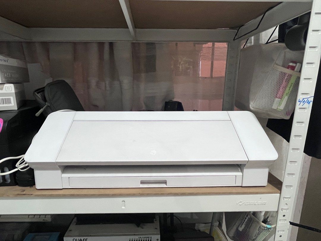 Cameo Silhouette 4, Quaff Wirebinding, Ream Cutter (Category: Craft Supplies & Tools) located in Muntinlupa City. Submitted by sgvcreates (Listing ID 1384321830, Image 1). Description: Take all.