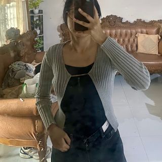 (Kategori: ) berada di . Dikirim oleh bajuukuuu (ID iklan 1384301954, Gambar 1). Deskripsi: .