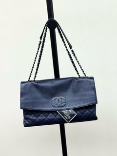 由 jadoreluxuryboutique (刊登 ID 1384412096，圖片 1) 提交，位於 的 (類別：)，說明：。