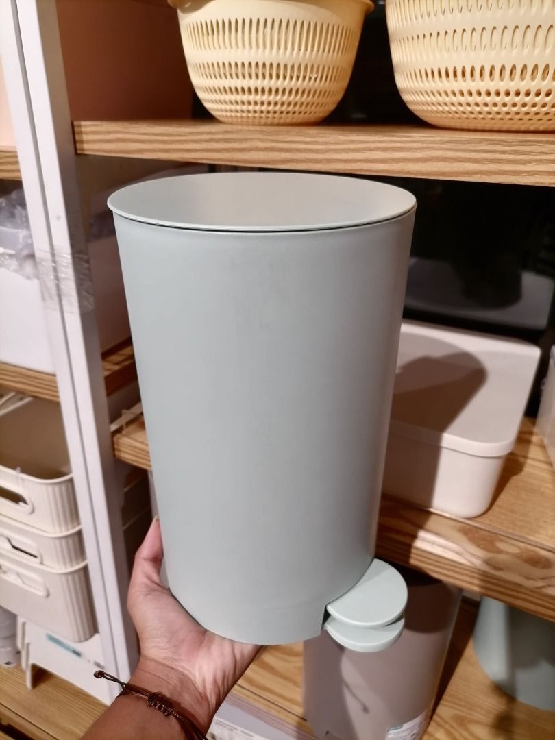Circular Trash Bin | Compact Waste Bin for Home, Office, Bathroom (Category: Waste Bins & Bags) located in Makati City. Submitted by lyneththequeen (Listing ID 1384294204, Image 2). Description: 🗑️ Circular Trash Bin | Compact Waste Bin for Home, Office, Bathroom ₱320 only | Gently Used / Excellent Condition Keep your space tidy with this circular trash bin — simple, clean design that fits perfectly in any room, office, or bathroom. Ideal for sm