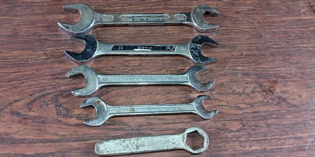 Combination Wrench (Category: Construction Tools & Equipment) located in Manila. Submitted by josephzila93964 (Listing ID 1384246008, Image 3). Description: For sale 5 pieces Combination wrench Heavy duty original from Japan 1. Tone tool Cr-v 24-27 2. KTC tool 22-24 3. Chrome Vanadium 19-22 4. Chrome Vanadium 17-19 5. 2E1 22 slightly used from Japan all Original Take all for php. 1,200 only.