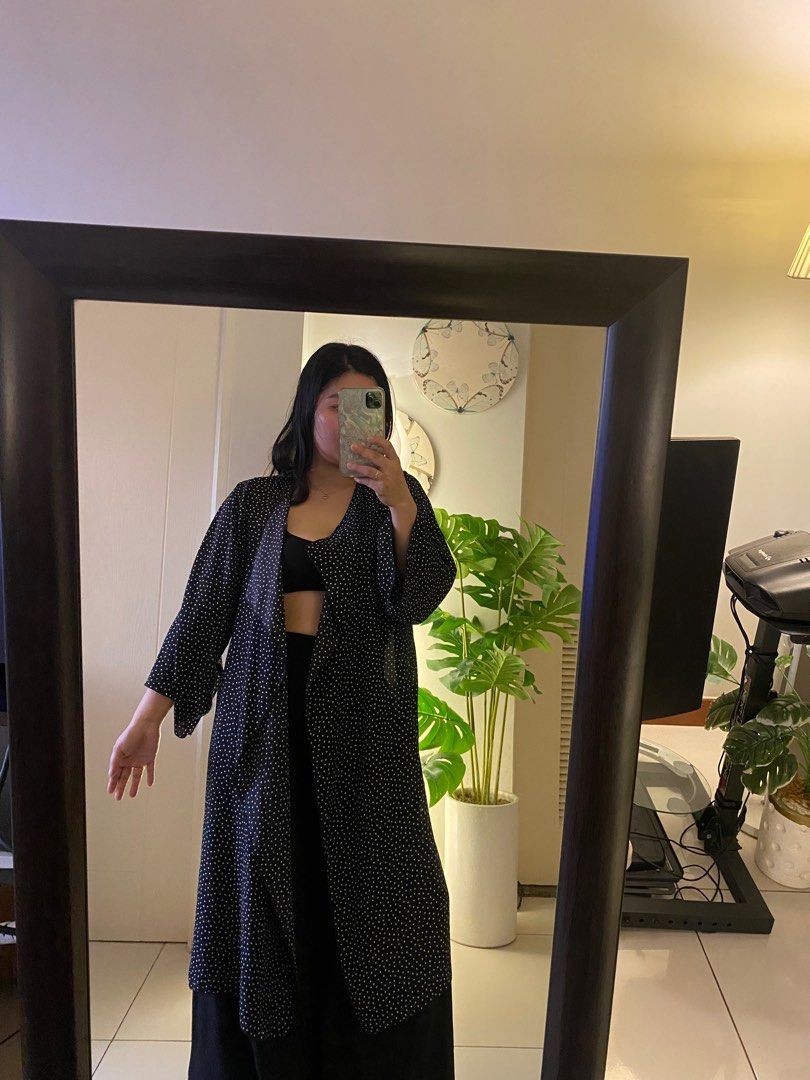 Cover up blazer (Category: Others Tops) located in Makati City. Submitted by jielato (Listing ID 1384363262, Image 1). Description: .