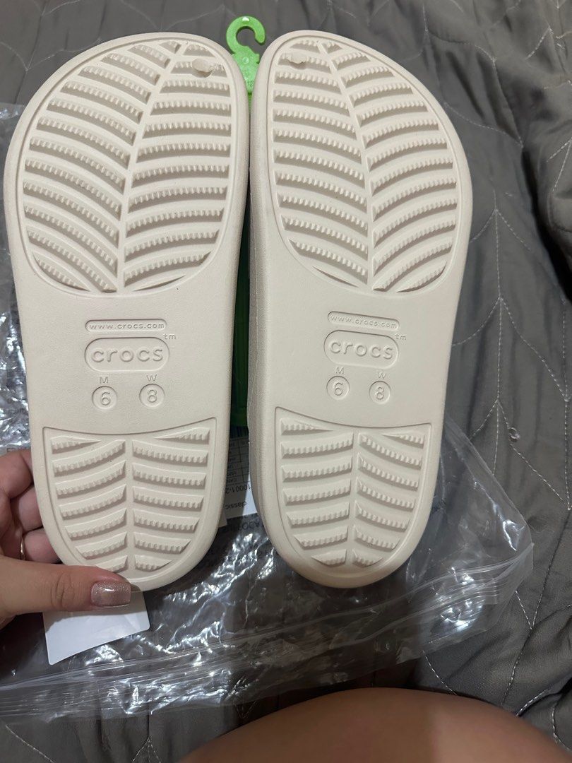 Crocs Dylan Clogs (Category: Slippers and slides) located in Iloilo. Submitted by bbajar07 (Listing ID 1384295659, Image 2). Description: selling my brand new crocs dylan clogs size w8 rfs: not my style 😁 bagong dating lang po ito. can give last price to sure buyer+ free sf po. .