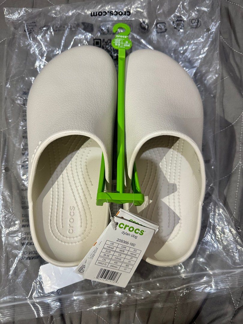 Crocs Dylan Clogs (Category: Slippers and slides) located in Iloilo. Submitted by bbajar07 (Listing ID 1384295659, Image 1). Description: selling my brand new crocs dylan clogs size w8 rfs: not my style 😁 bagong dating lang po ito. can give last price to sure buyer+ free sf po. .