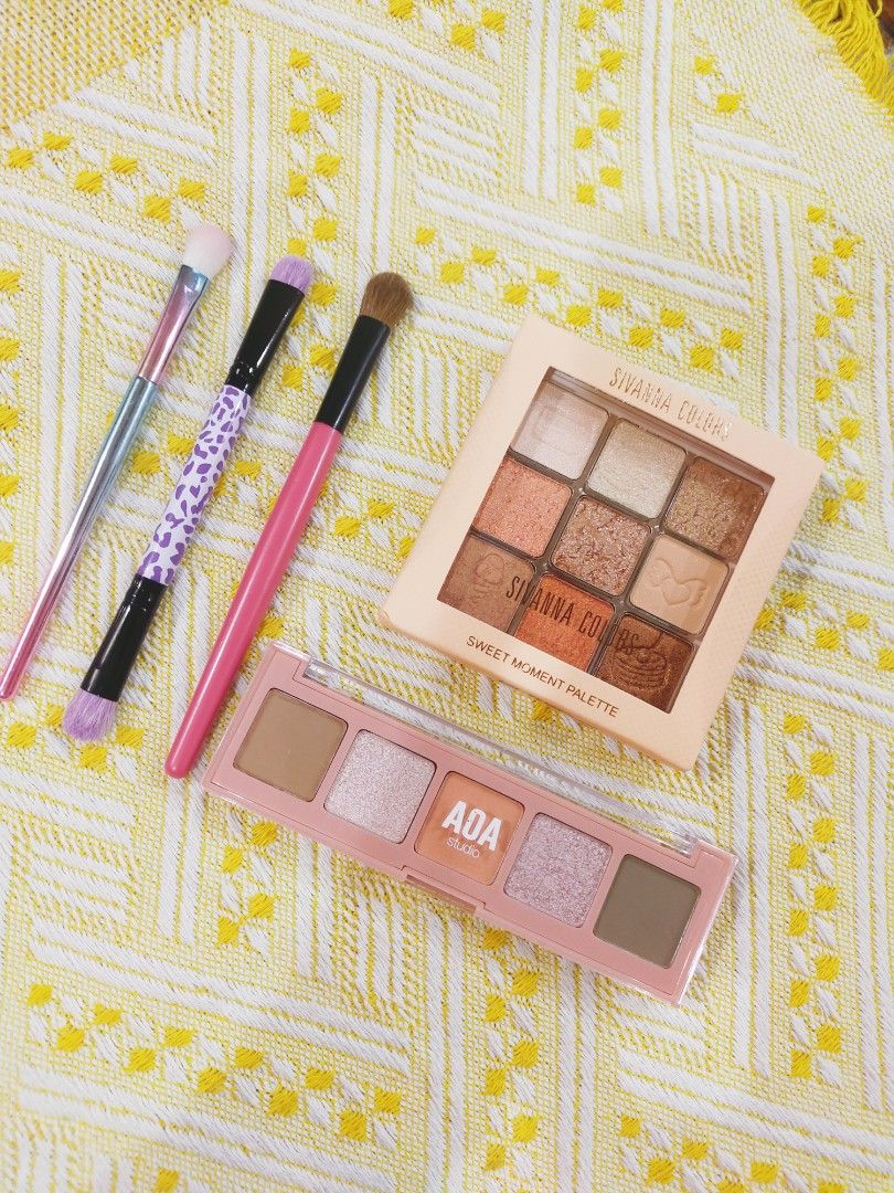 Cute Eyeshadow Palette Gliterry & Matte Set (Category: Makeup) located in Quezon City. Submitted by floreskari78555 (Listing ID 1384424940, Image 2). Description: Cute Eyeshadow Palette ( Gliterry & Matte Set) 550php‼️‼️ Sivanna Colors Sweet Moment Sunset Galaxy #2 Aoa Studio Mini Sweethearts Cupid Canvass 3pcs Eyeshadow Brush Cod/Gcash/Bank Transfer Onhand All imported💯.