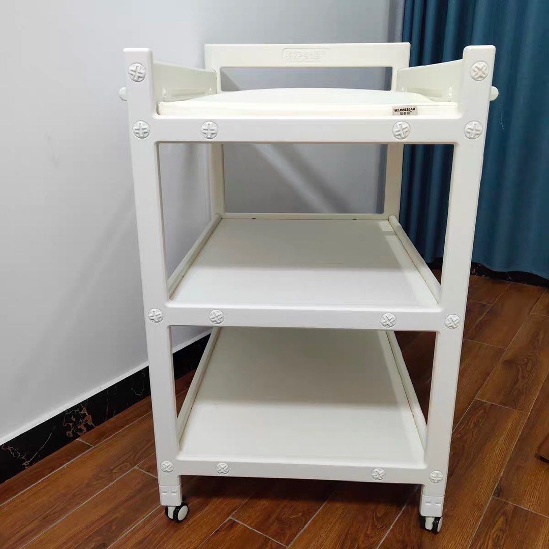 Diapers changing table (Category: Diapers & Baby Wipes) located in Kuala Lumpur. Submitted by catch.a.bear (Listing ID 1382450596, Image 2). Description: Installed it but nanny preferred to change on bed instead , never use before . Conditions is like new , No box ! Please arrange your own transport to pick up . .