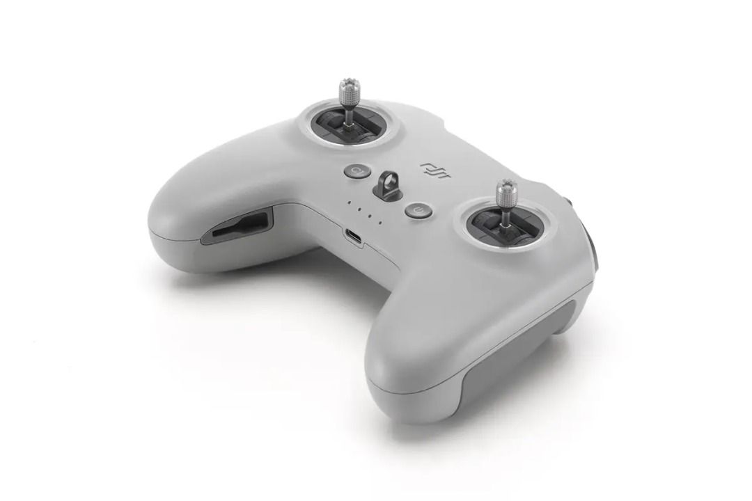 DJI FPV REMOTE CONTROLLER 3 (Category: Drones) located in San Juan City. Submitted by urbangiz_greenhillsmall (Listing ID 1380947524, Image 3). Description: DJI FPV Remote Controller 3 is compatible with the DJI Avata 2 and Goggles 3, allowing you to control the drone from up to 8.1 miles away. Designed for any skill level, the FPV Remote Controller 3 offers both normal and sport modes, in addition to a manual mode for more advanced pilots. When 