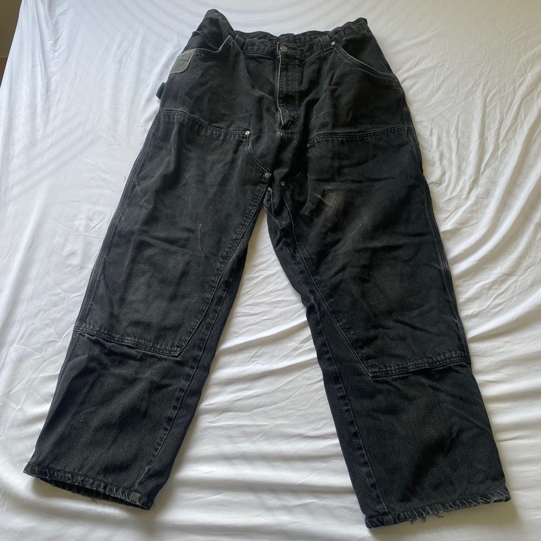 Double knee (Category: Jeans) located in Caloocan City. Submitted by beanbean17 (Listing ID 1384378713, Image 1). Description: Wrangler double knee 34 waist 40 Length.