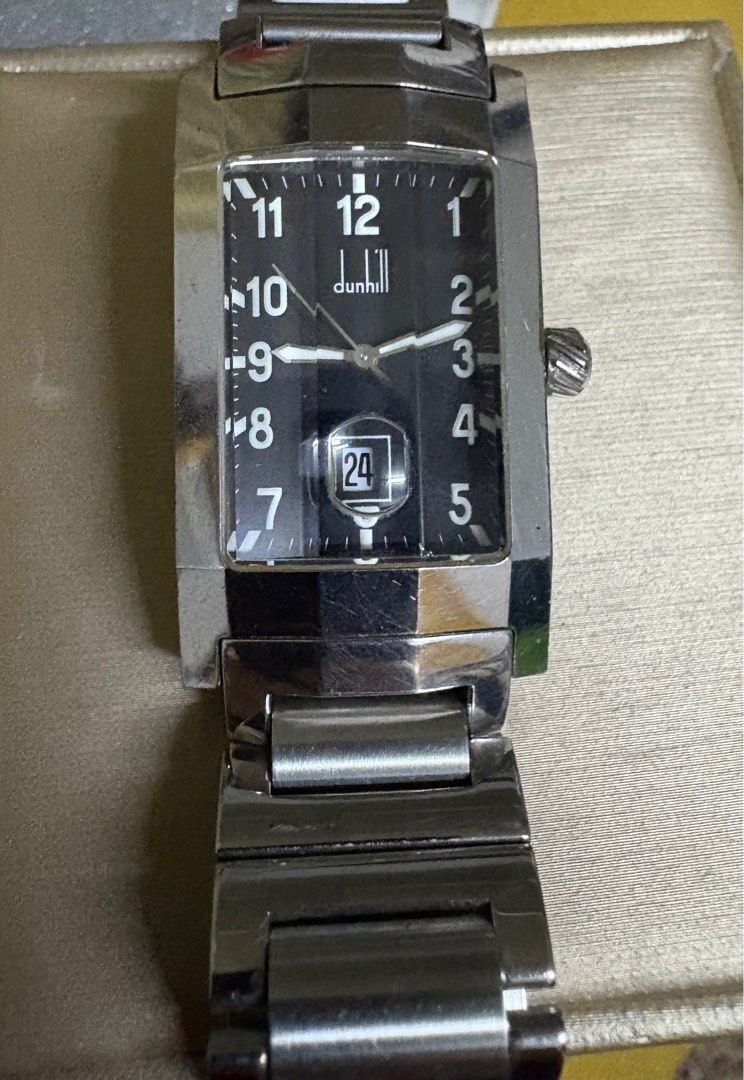 Dunhill rectangular with date (Category: Watches) located in Kuala Lumpur. Submitted by addlin63 (Listing ID 1384396273, Image 1). Description: .
