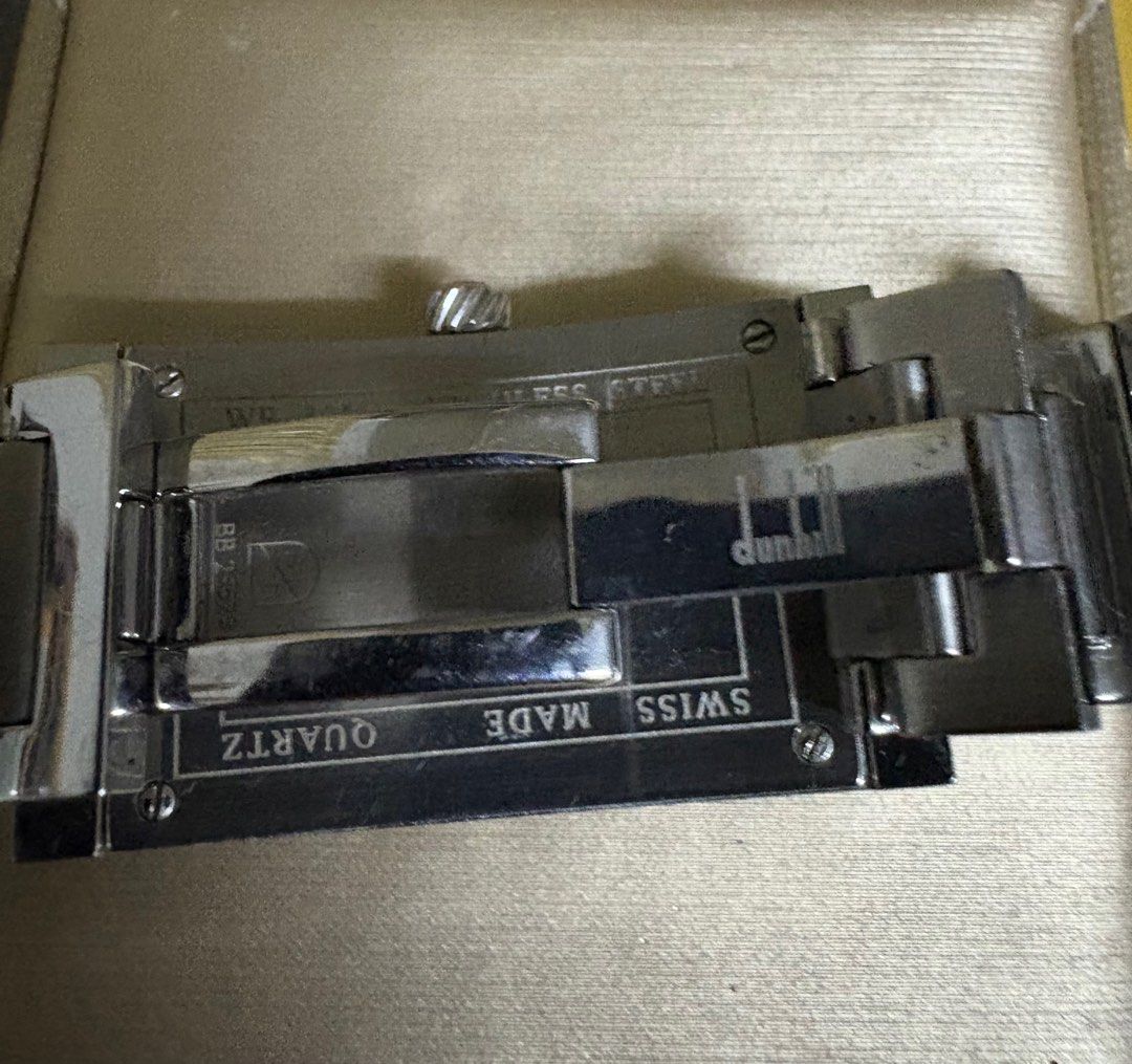 Dunhill rectangular with date (Category: Watches) located in Kuala Lumpur. Submitted by addlin63 (Listing ID 1384396273, Image 3). Description: .