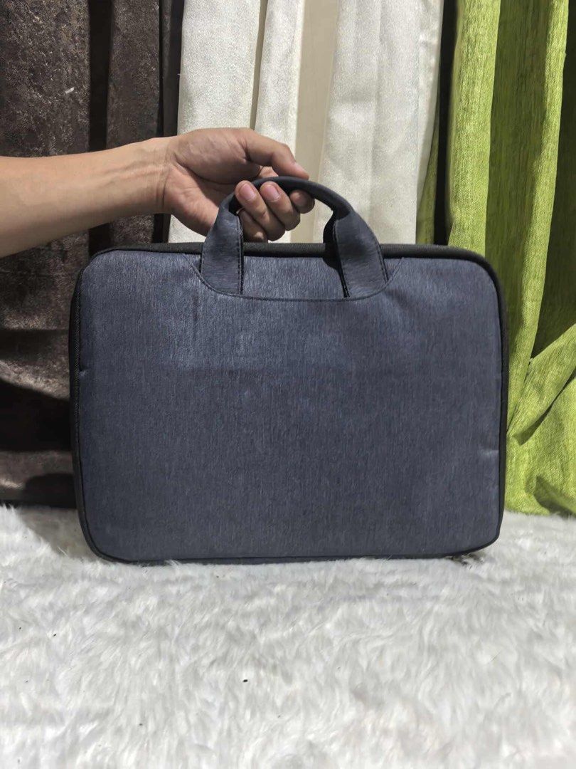 Evoon 13” Laptop Bag and Accessories (Category: Laptop Bags & Sleeves) located in Valenzuela. Submitted by mimasujapansurplus (Listing ID 1384291569, Image 2). Description: .