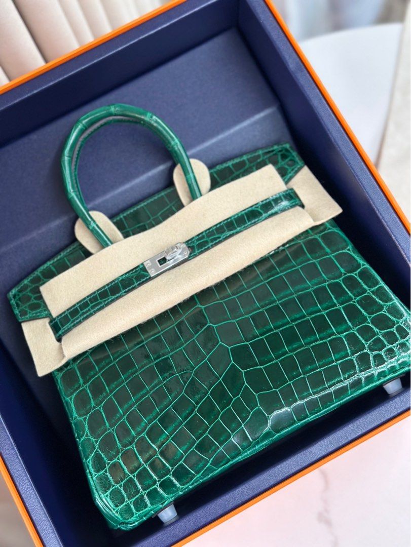 Hermes Birkin Crocs Green with Palladium Hardware (Category: Luxury Bags & Wallets) located in Pasig City. Submitted by wmsbags_2 (Listing ID 1384379067, Image 1). Description: Available ❗️ VIP HANDMADE ✅Perfect workmanship ✅Fully hand stitched ✅Fine stamp & Code ✅100% Hardware materials structured ✅Real Leather ✅We do deliver (any) ✅ or meet up ( metro manila area) ✅We shipp all nationwide ✅Complete Inclusion MODE OF PAYMENT 📌CREDIT CARD & Cash