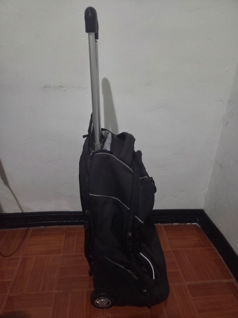 High Sierra Carry on/Backpack (Category: Backpacks) located in Quezon City. Submitted by louievilla (Listing ID 1384294589, Image 2). Description: sturdy and heavy material needs cleaning, rarely used bag no issue ewallet/bank transfer payment j&t (own packaging) delivery or same day delivery (motorcycle can do) 📍Maries Village, QC.