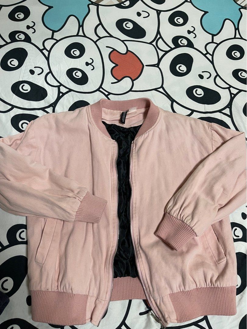 H&M jacket (Category: Coats, Jackets and Outerwear) located in Manila. Submitted by mayiiing (Listing ID 1384343722, Image 1). Description: .