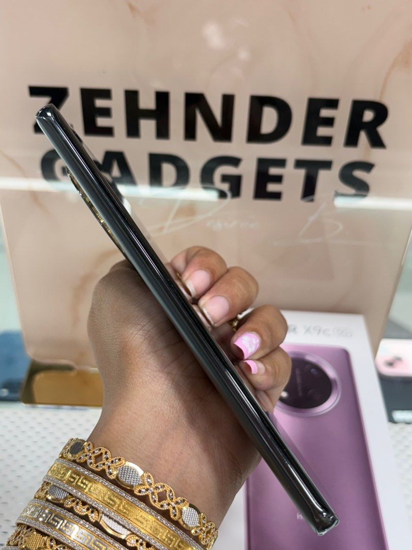 HONOR X9C 12/256GB OPENLINE (COMPLETE) (Category: Huawei) located in San Juan City. Submitted by desireebayal96 (Listing ID 1384415152, Image 3). Description: HONOR X9C 5G * 12/256GB * SNAPDRAGON 6 GEN 1 * 108MP * 6600mAh * 120Hz * DUAL SIM (OPENLINE) * NO DENTS * NO ISSUE * NO HISTORY OF REPAIR * WITH ORIGINAL CHARGER * WITH BOX SAME SERIAL OPEN FOR COD SAME DAY DELIVERY PLUS SHIPPING FEE MESSAGE ME DIRECTLY FOR MORE INFO Store located📍2nd floo