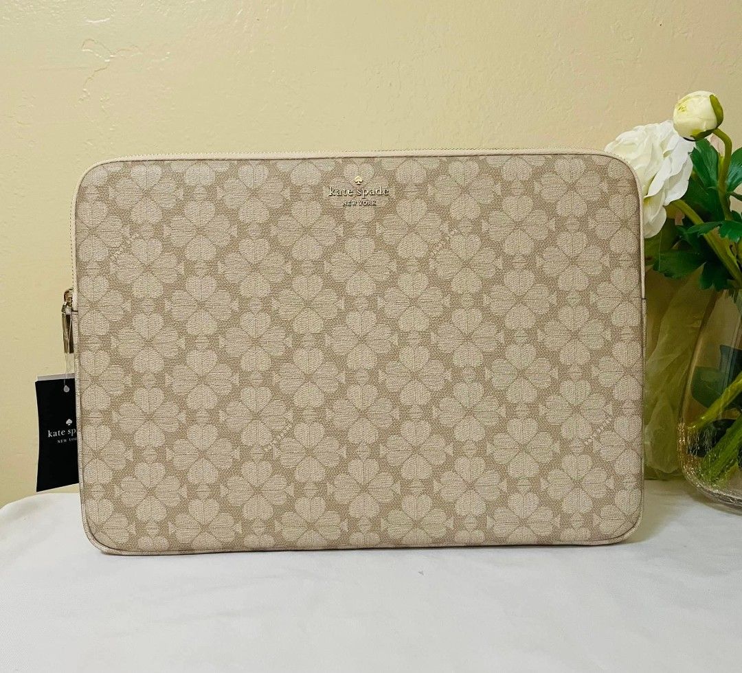 Kate Spade laptop sleeve (Category: Laptop Bags & Sleeves) located in Cavite. Submitted by jaimosh (Listing ID 1384361728, Image 1). Description: from the US..