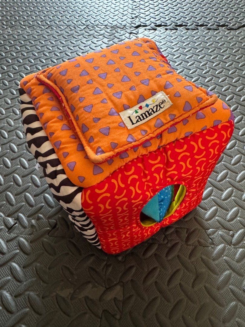 Lamaze soft shape sorter (Category: Infant Playtime) located in Quezon City. Submitted by tinportia (Listing ID 1384234068, Image 2). Description: .