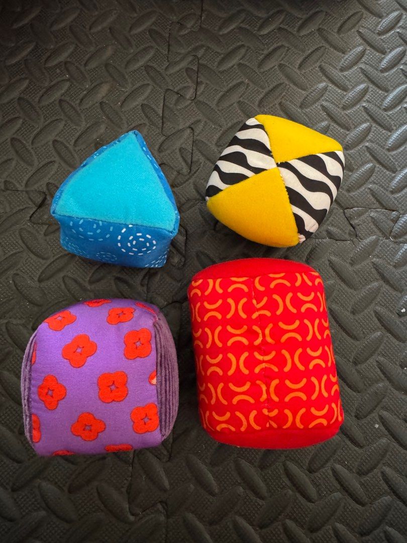 Lamaze soft shape sorter (Category: Infant Playtime) located in Quezon City. Submitted by tinportia (Listing ID 1384234068, Image 3). Description: .
