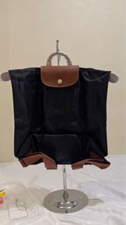 (Category: ) located in . Submitted by baddiez_closet101 (Listing ID 1384319492, Image 1). Description: .
