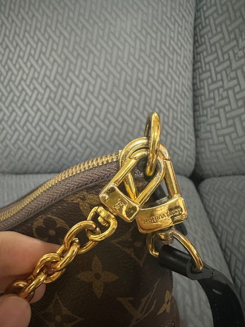 Luxury bag (Category: Luxury Bags & Wallets) located in Manila. Submitted by preciladvi53642 (Listing ID 1384258741, Image 3). Description: Good condition, as is basis. No certificate and dust bag included.