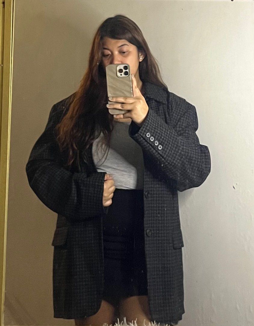 METHOD (London England) COAT (Category: Coats, Jackets and Outerwear) located in Baguio. Submitted by blackcode1215 (Listing ID 1384399015, Image 1). Description: (All items are slightly used but in good condition) METHOD (London England) COAT Size: Oversized Color: See photos Dime: L- 32” W- 21.5” Arm- 26.5 Price: 550 + SF Location: Baguio City Dropping Area: 2007 2nd floor Maharlika Bldg. For shipping: J&T (nationwide) Mode of payment: Gcash (m