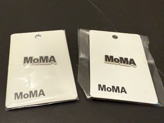 Moma 扣針，$30 each64206170018177110