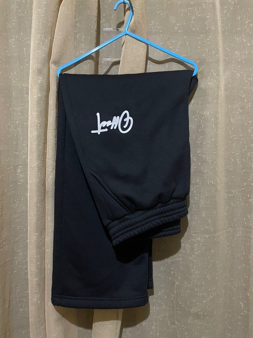 Offset Shirt Longsleeve Pants (Category: Activewear) located in Marikina City. Submitted by blameee (Listing ID 1384413405, Image 1). Description: FOR SALE‼️ Offset Longsleeve & Pants - Longsleeve XXL but best fit for XL Brandnew ₱700 - Pants Baggy XL best fit for Large 2x used ₱1200 slight nego If aspack can give 1500 💵 📍San Mateo Rizal, Marikina City & Quezon City or Ship nationwide via JNT. .