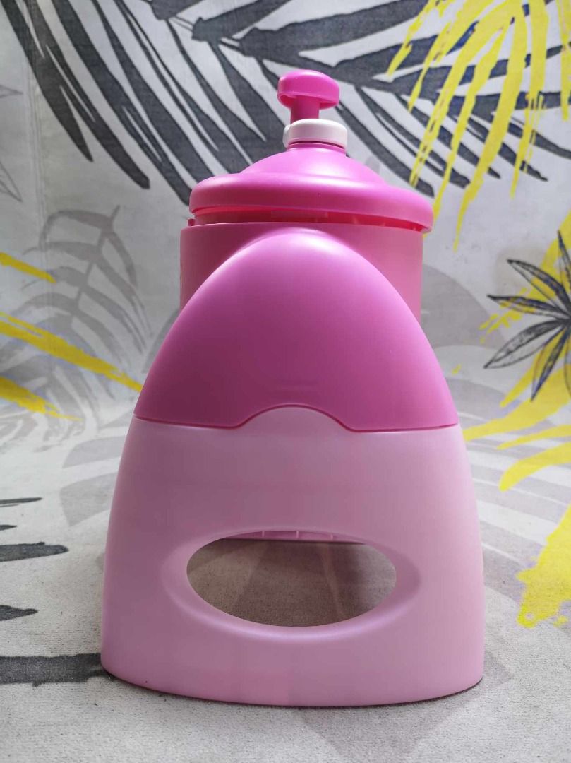 Pink Manual Ice Crusher (Category: Juicers, Blenders & Grinders) located in Santa Cruz. Submitted by jmy_surplus.2 (Listing ID 1384383808, Image 2). Description: Size ; L - 30 W - 18 H - 19 Color ; Pink Type ; Ice Crusher Brand ; No Brand Material ; Plastic Style ; Pink Ice crusher MK A JMY 5 Batch #136.