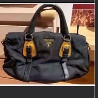 (Category: ) located in . Submitted by chloefromsingapore (Listing ID 1384313449, Image 1). Description: .