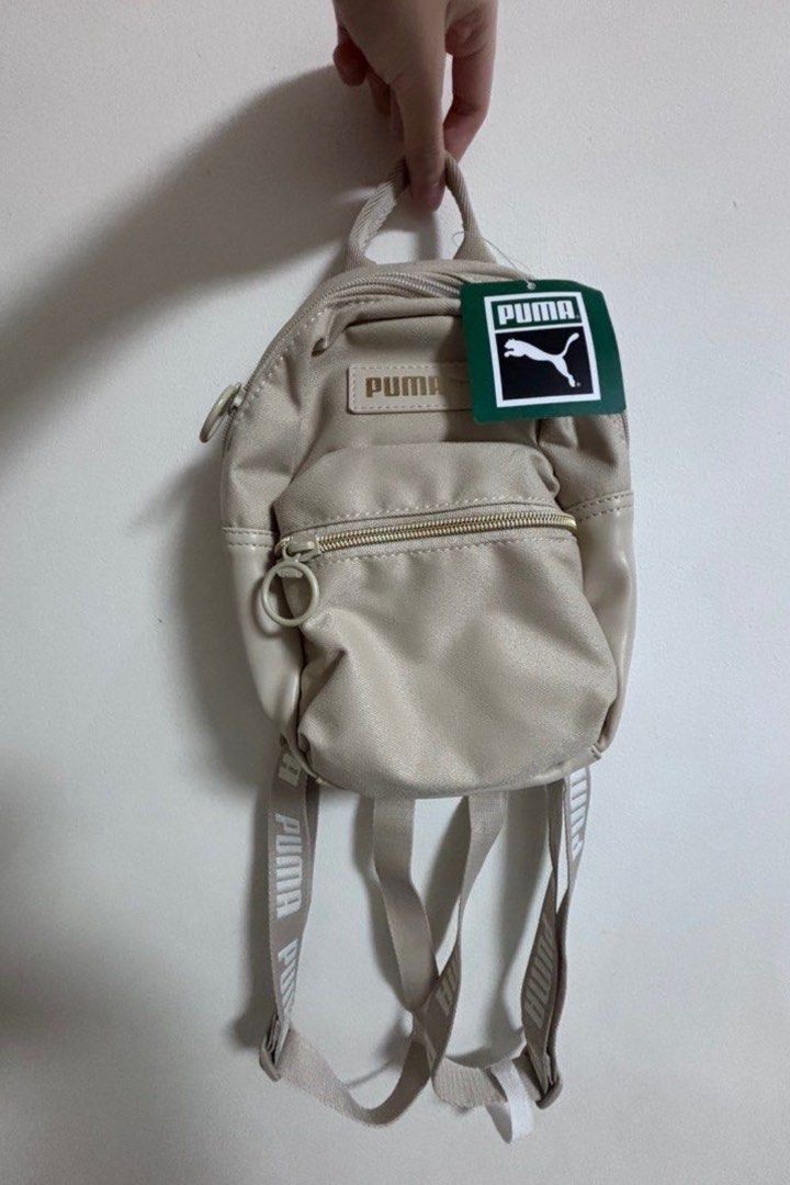 Puma backpack (Category: Backpacks) located in Singapore. Submitted by kyyrr (Listing ID 1384422643, Image 1). Description: Brand new with tag still on, no defects and never used before. Unisex backpack with compartments..