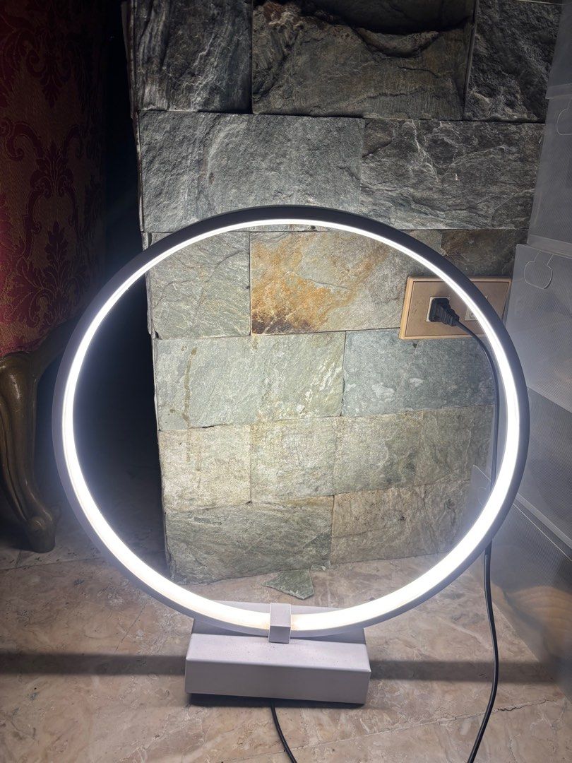 Ring Light (Large) (Category: Lighting & Studio Equipment) located in Paranaque City. Submitted by vivivacious (Listing ID 1384361045, Image 3). Description: -slightly nego -can be used for photoshoots, live selling, etc -15.5” x 15.5” (yung bilog mismo) -3 colors light (can send video of the ring light) -gcash or maya for payment -same day delivery.