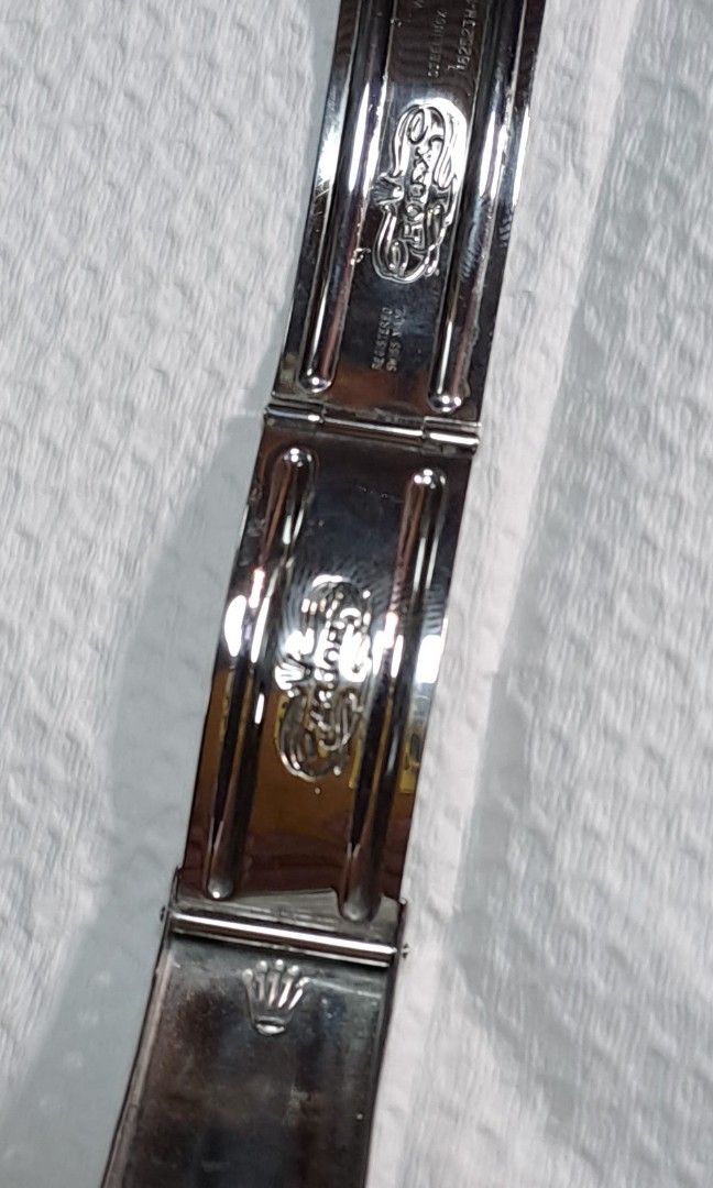 Rolex bracelet (Category: Luxury Watches) located in Quezon City. Submitted by mastervintage (Listing ID 1384340531, Image 3). Description: rolex bracwlet parts year 1995 fits for rolex 16233 model.