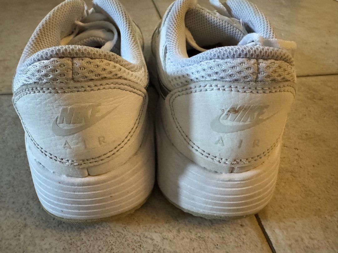 Shein white shoes (Category: Sneakers) located in Pasig City. Submitted by sharonjab (Listing ID 1384301659, Image 3). Description: Brand: Shein Color: white Size: 37 Condition: preloved Price: P300 Shipping: c/o buyer Pick up: valle verde Pasig.