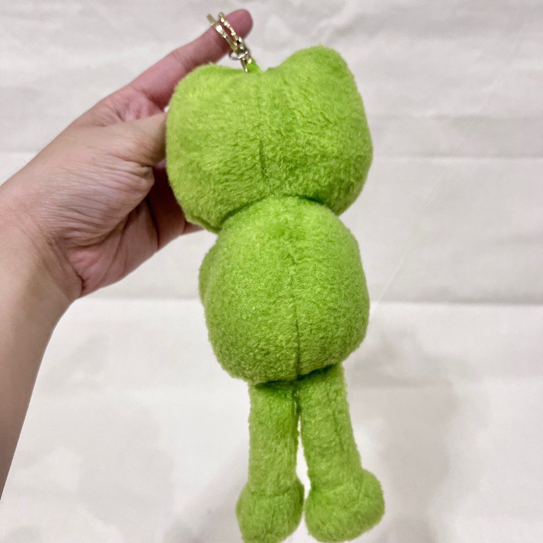 Smiling Green Frog Plush Bag Charm Keychain (Category: Plushies & Soft Toys) located in Antipolo. Submitted by aristocath (Listing ID 1384279181, Image 3). Description: ✅ Like new and no flaws ✅ Not branded but very good quality! ✅ Cute and pansinin on bags ✨ ☺️ Please feel free to make an offer! Payment options: ❤️ Cash on Delivery thru LBC door to door (min. COD amt of Php100) ❤️ Pay first with SF thru GCash/GoTyme/SeaBank Location: Antipolo Ci