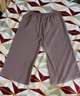 (Category: ) located in . Submitted by itspreloved.com (Listing ID 1384420867, Image 1). Description: .