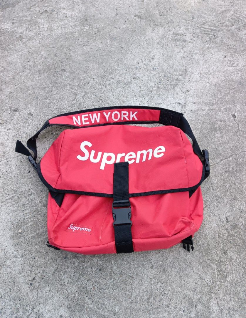 Supreme body bag (Category: Sling Bags) located in Panabo. Submitted by sphinxstore (Listing ID 1384339982, Image 1). Description: .