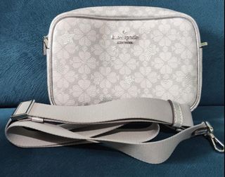 (Kategori: ) berada di . Dikirim oleh lunaalthaf (ID iklan 1384284439, Gambar 1). Deskripsi: .