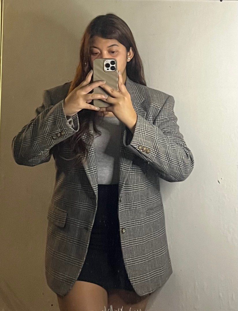VINTAGE FELSINO WOOL BLAZER (Category: Coats, Jackets and Outerwear) located in Baguio. Submitted by blackcode1215 (Listing ID 1384397718, Image 1). Description: (All items are slightly used but in good condition) VINTAGE FELSINO WOOL BLAZER Size: Oversized Color: See photos Dime: L- 31” W- 19” Arm- 25” Price: 550 + SF Location: Baguio City Dropping Area: 2007 2nd floor Maharlika Bldg. For shipping: J&T (nationwide) Mode of payment: Gcash (mine n