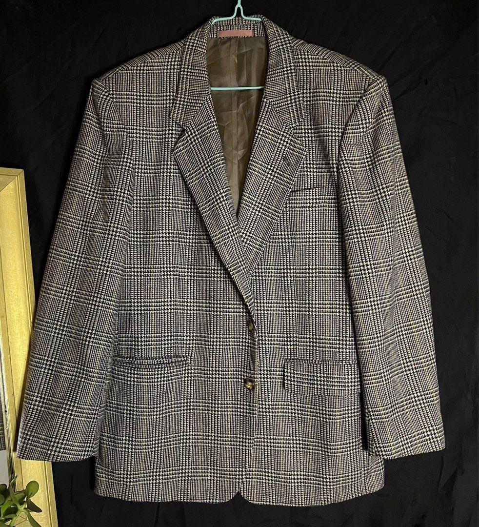 VINTAGE FELSINO WOOL BLAZER (Category: Coats, Jackets and Outerwear) located in Baguio. Submitted by blackcode1215 (Listing ID 1384397718, Image 2). Description: (All items are slightly used but in good condition) VINTAGE FELSINO WOOL BLAZER Size: Oversized Color: See photos Dime: L- 31” W- 19” Arm- 25” Price: 550 + SF Location: Baguio City Dropping Area: 2007 2nd floor Maharlika Bldg. For shipping: J&T (nationwide) Mode of payment: Gcash (mine n