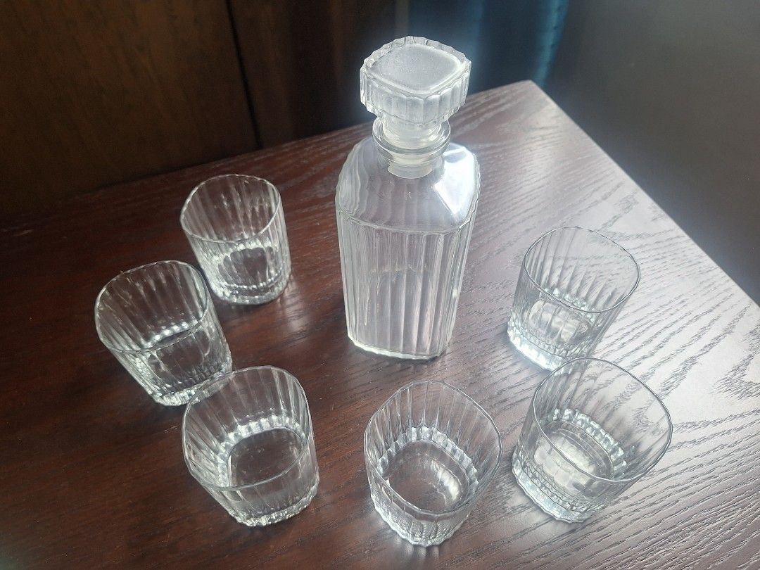 Whisky/Brandy Decanter and 6 Rock Glasses (Category: Pitchers & Dispensers) located in Quezon City. Submitted by alexora (Listing ID 1384283348, Image 1). Description: - stored a long time - ROS: decluttering.