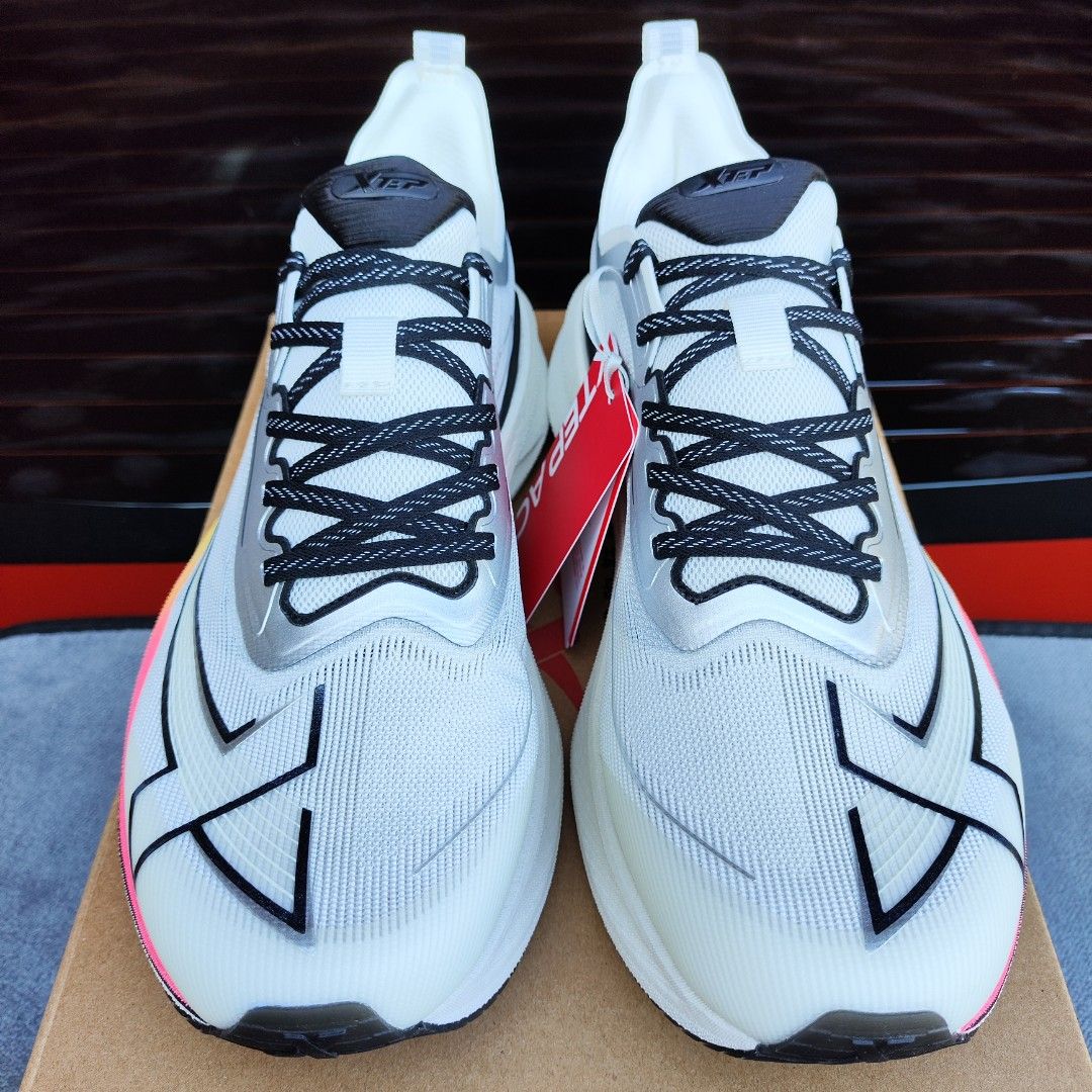 Xtep 2000km 2.0 (Category: Sneakers) located in Marikina City. Submitted by solego.ph (Listing ID 1384328294, Image 2). Description: For sale: Xtep 2000km 2.0 Color: White/Silver Size: 8 and 8.5 Condition: Brand New Price: 1,799 Meet-up area: Marikina or shipping via Lalamove, Grab Express andJ&T Express Contact number: 09063950215.