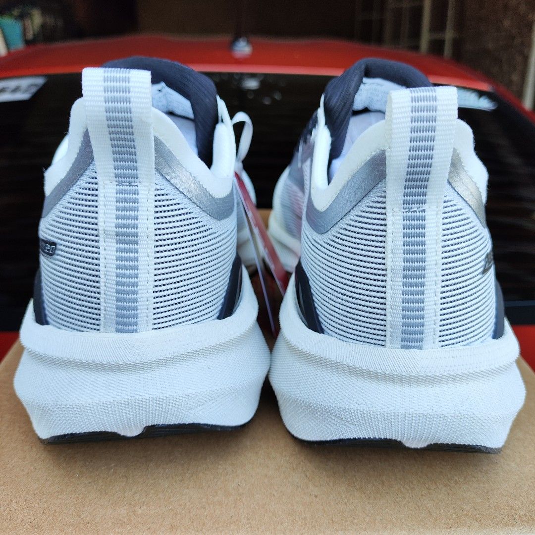 Xtep 2000km 2.0 (Category: Sneakers) located in Marikina City. Submitted by solego.ph (Listing ID 1384328294, Image 3). Description: For sale: Xtep 2000km 2.0 Color: White/Silver Size: 8 and 8.5 Condition: Brand New Price: 1,799 Meet-up area: Marikina or shipping via Lalamove, Grab Express andJ&T Express Contact number: 09063950215.